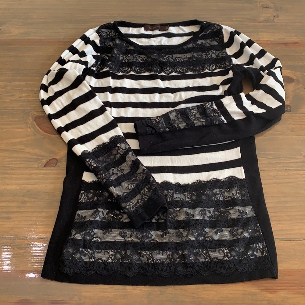 The Limited long sleeved sweater. Size medium.